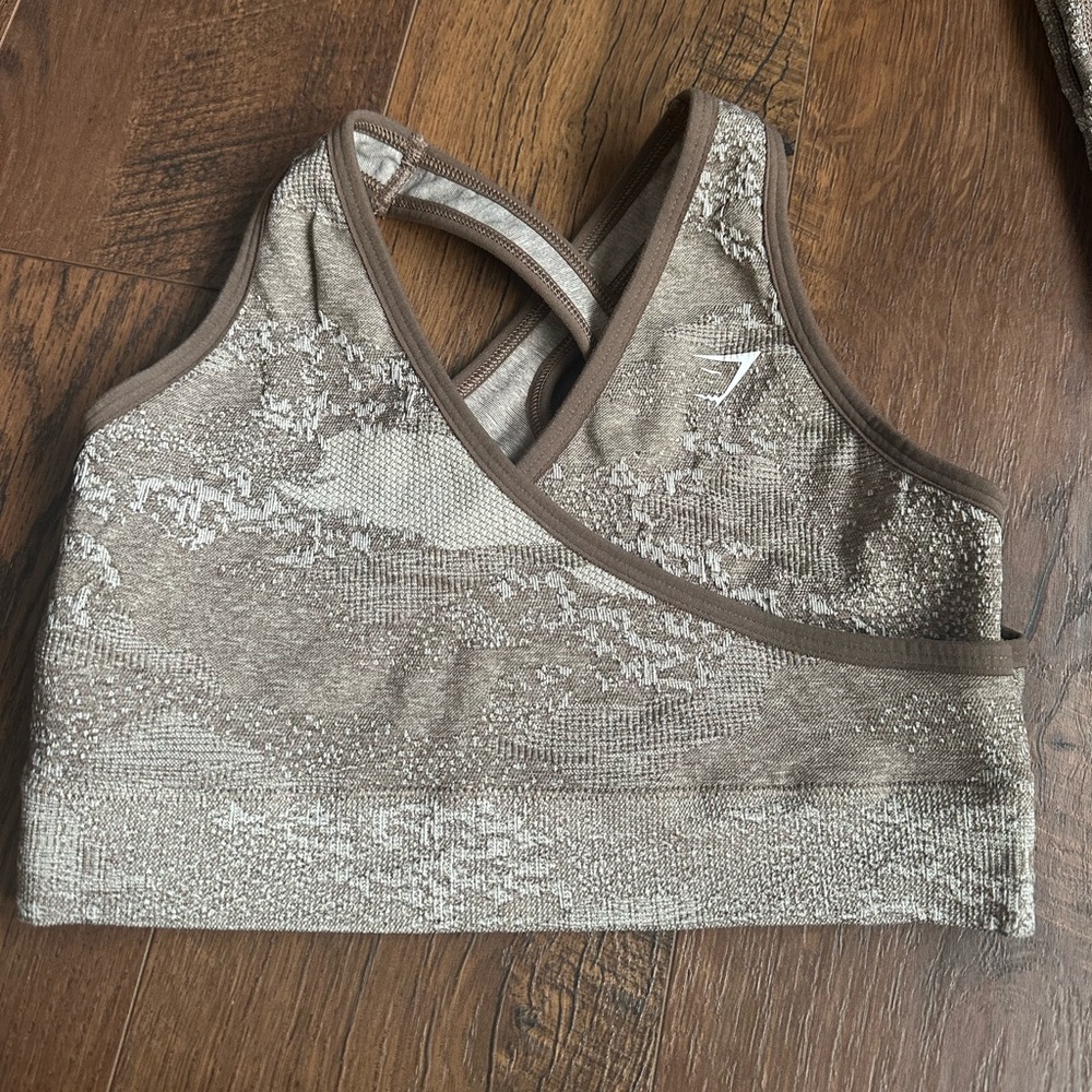Gymshark set - Picture 3 of 3